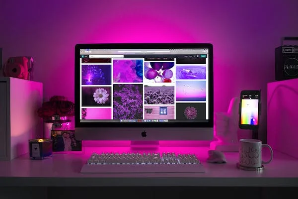 pink Razer keyboard